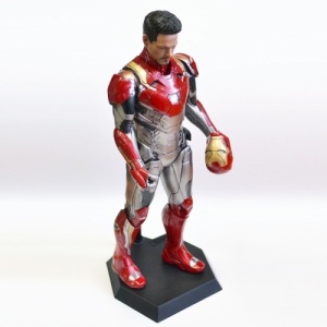crazy-toys-iron-man-004-min