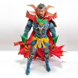 play-arts-dr-strange-001