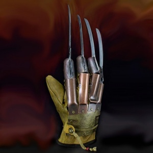 prop-replika-elm-street-001
