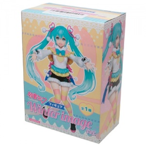 taito-hatsune-miku-winter-ver-figure-004